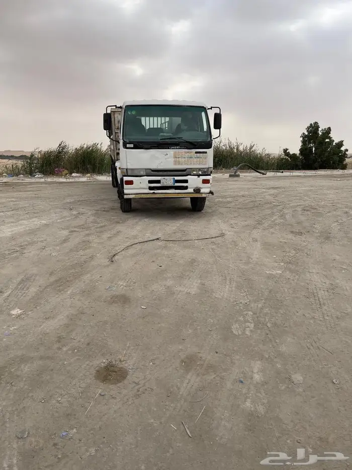 نيسان لوري 1