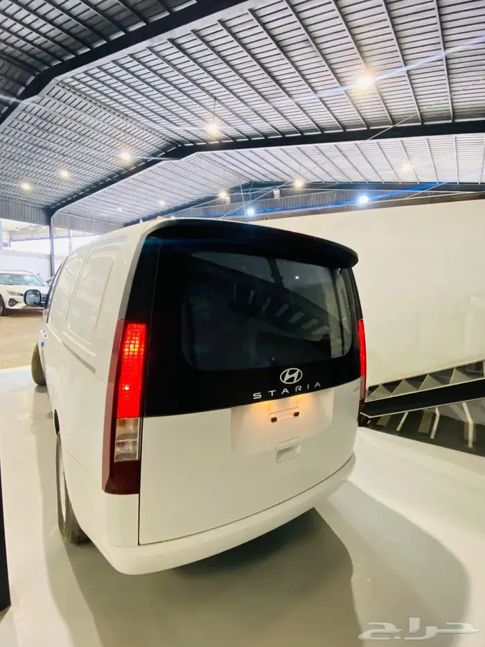 هيونداي ستاريا 2.2 فان بضاعة اوتوماتيك ديزل 2025 2