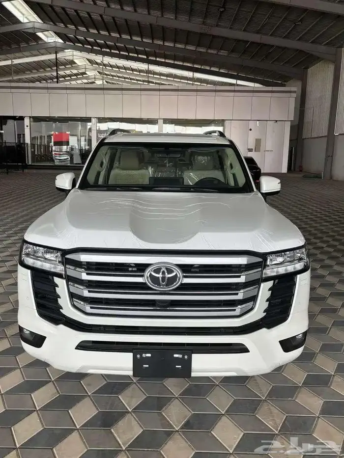 تويوتا -لاندكروزر -GXR2 بنزين -2025 6