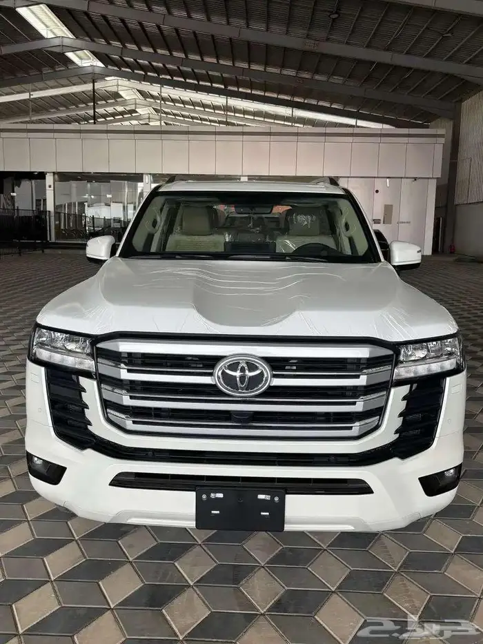 تويوتا -لاندكروزر -GXR2 بنزين -2025 11