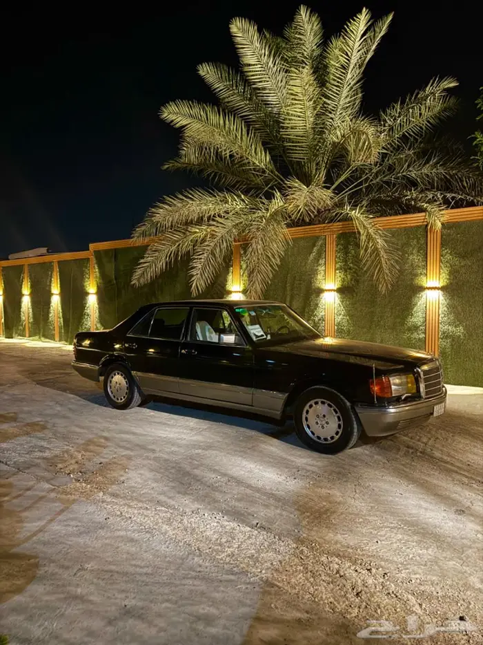 مرسيدس SE300 1991 اسود ملكي 4
