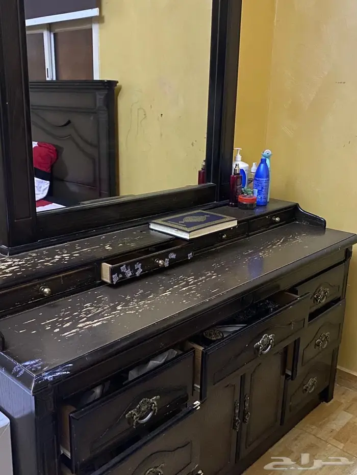 أثاث ومكيف شباك وغاز كبير ومطبخ للبيع 1