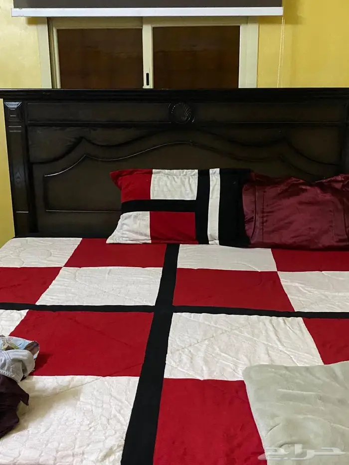 أثاث ومكيف شباك وغاز كبير ومطبخ للبيع 3