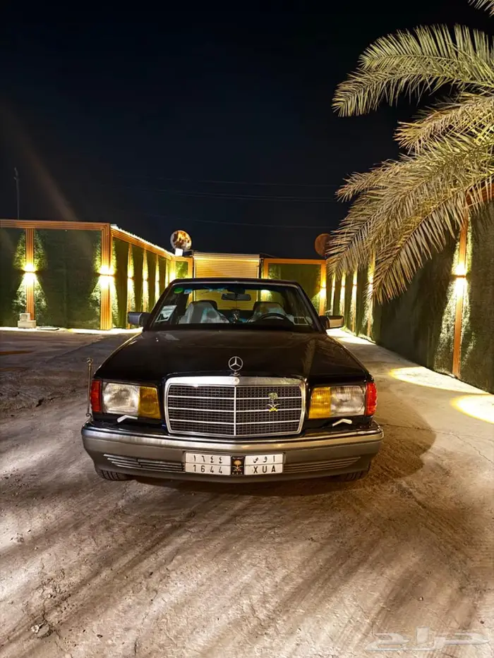 مرسيدس SE300 1991 اسود ملكي 6
