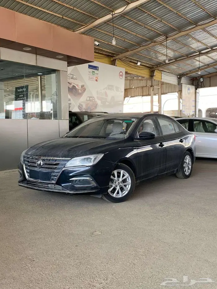 MG 5 استاندر موديل 2025ابيض واسود لدى الفريدي 1