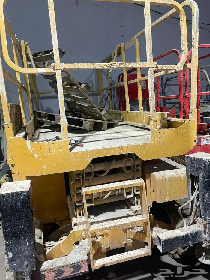 سيزر لفت للايجار من 8متر الى 18 متر كهرباء وديزل سيزرلفت 2