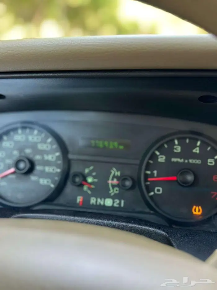 فورد فكتوريا عداد 77 الف 7