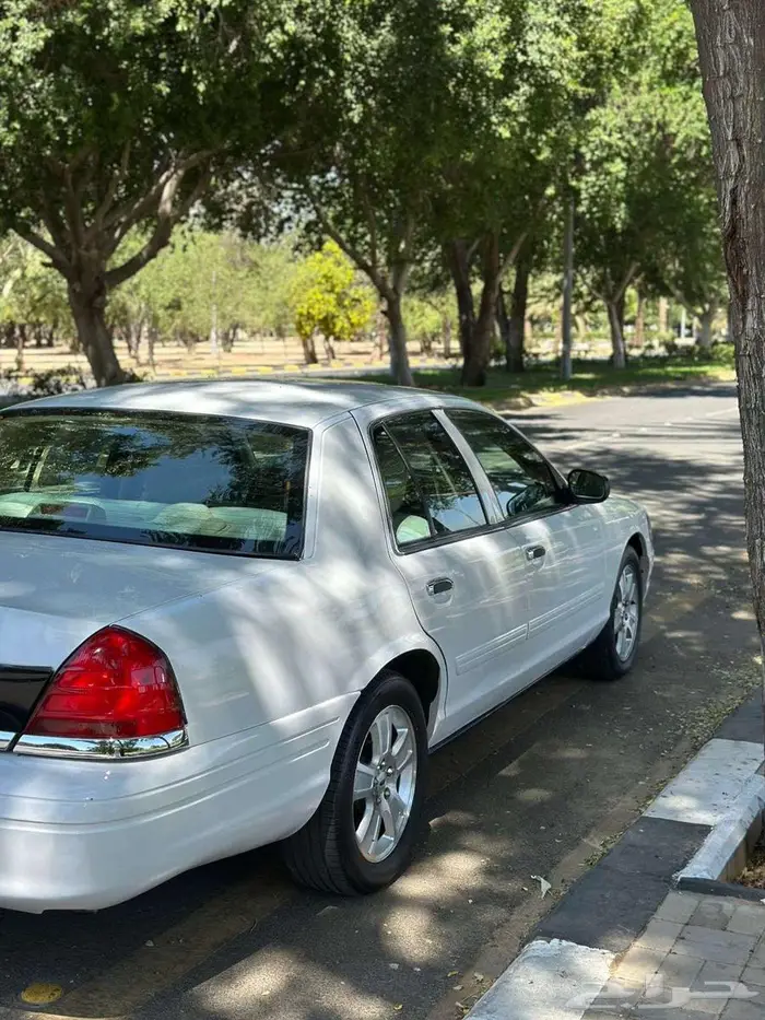 فورد فكتوريا عداد 77 الف 22