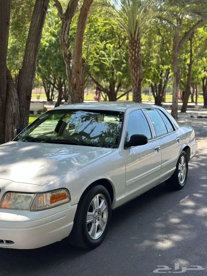 فورد فكتوريا عداد 77 الف 23