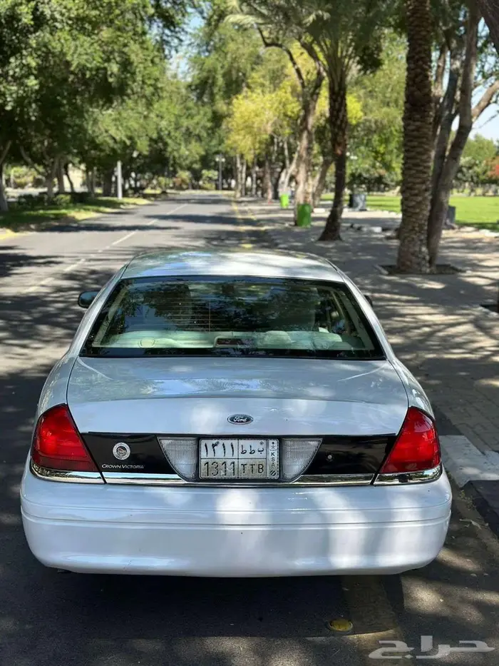 فورد فكتوريا عداد 77 الف 25