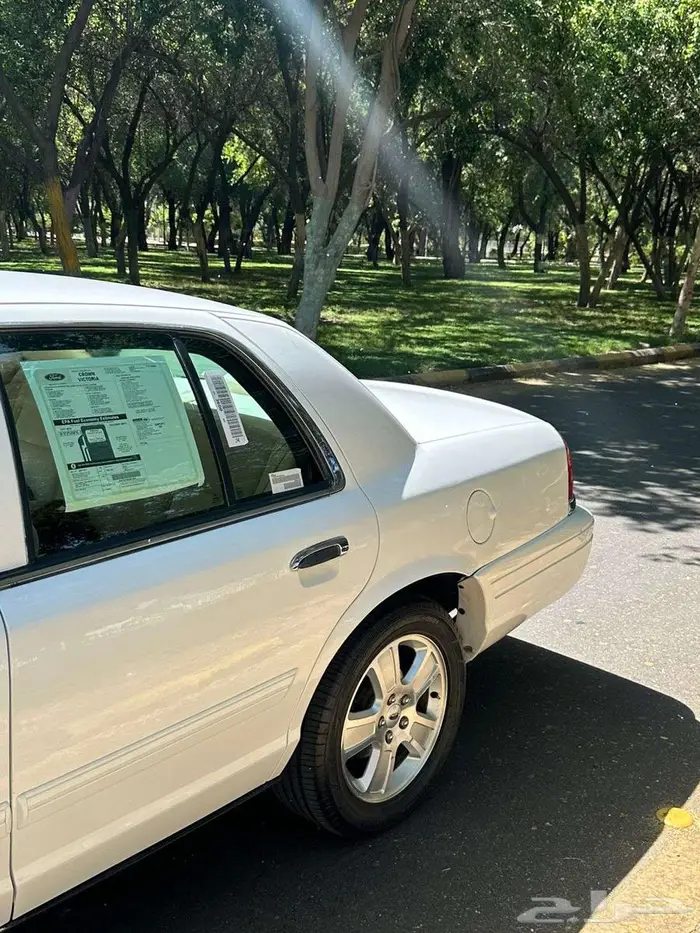 فورد فكتوريا عداد 77 الف 24