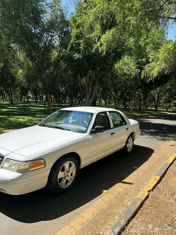 فورد فكتوريا عداد 77 الف 3