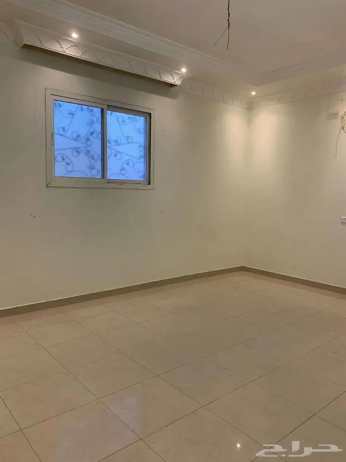 شقة للايجار 4غرف 10