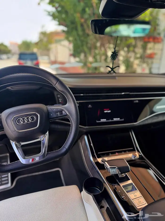 اودي Q8 اصدار خاص محدود للملكة 2023 9