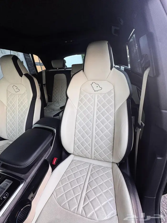 اودي Q8 اصدار خاص محدود للملكة 2023 10