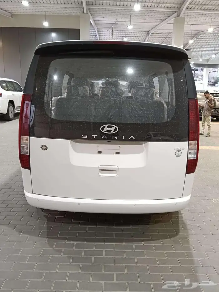هيونداي ستاريا 9 ركاب ديزل اتوماتيك م 2025 - سعودي 4