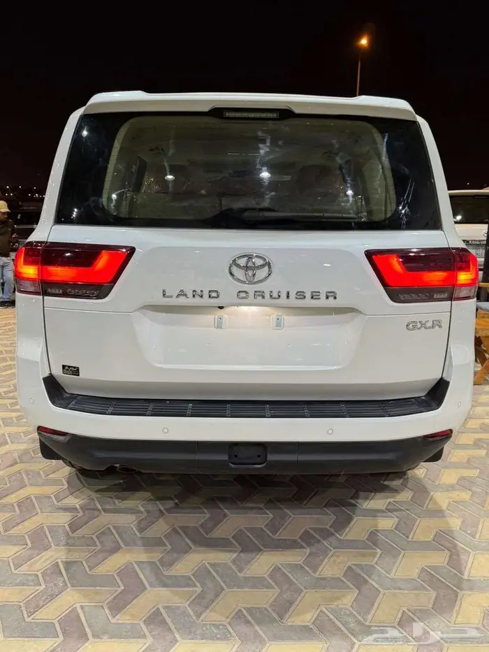 لاندكروزرGXR 2024 خليجي L4 تنفس طبيعي بنك وكاش 5