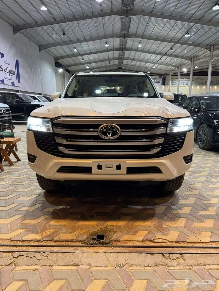 لاندكروزرGXR 2024 خليجي L4 تنفس طبيعي بنك وكاش 1