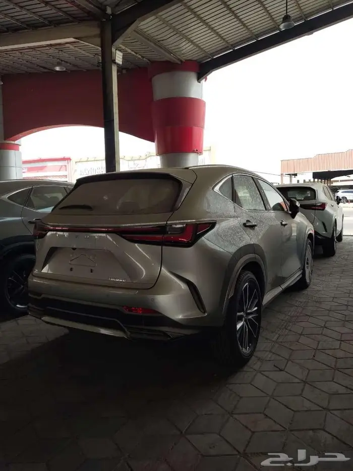 متوفر لكزس ان اكس 350 CCاتوماتيك 2025 3