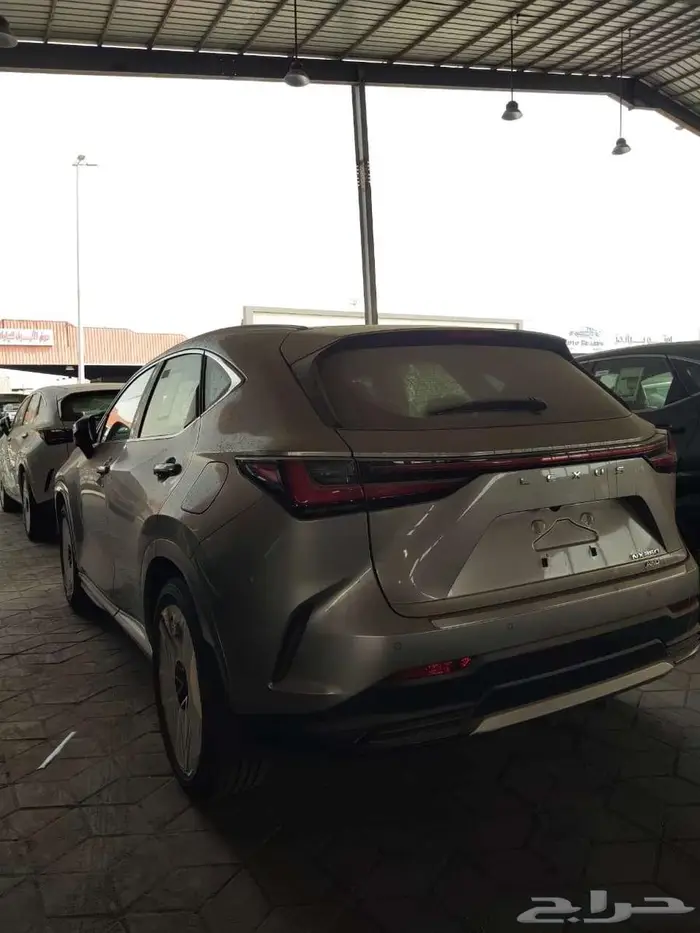 متوفر لكزس ان اكس 350 CCاتوماتيك 2025 5