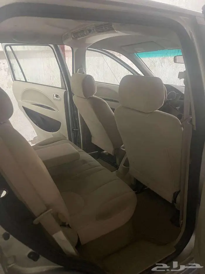 سيارة عائلية صينية من نوع سي ام سي 7 ركاب موديل 2013 10