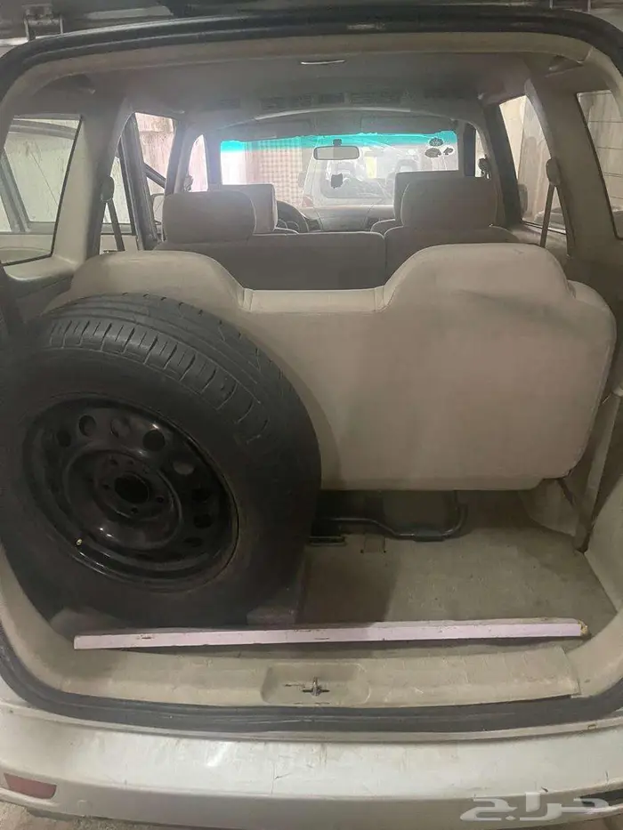 سيارة عائلية صينية من نوع سي ام سي 7 ركاب موديل 2013 9