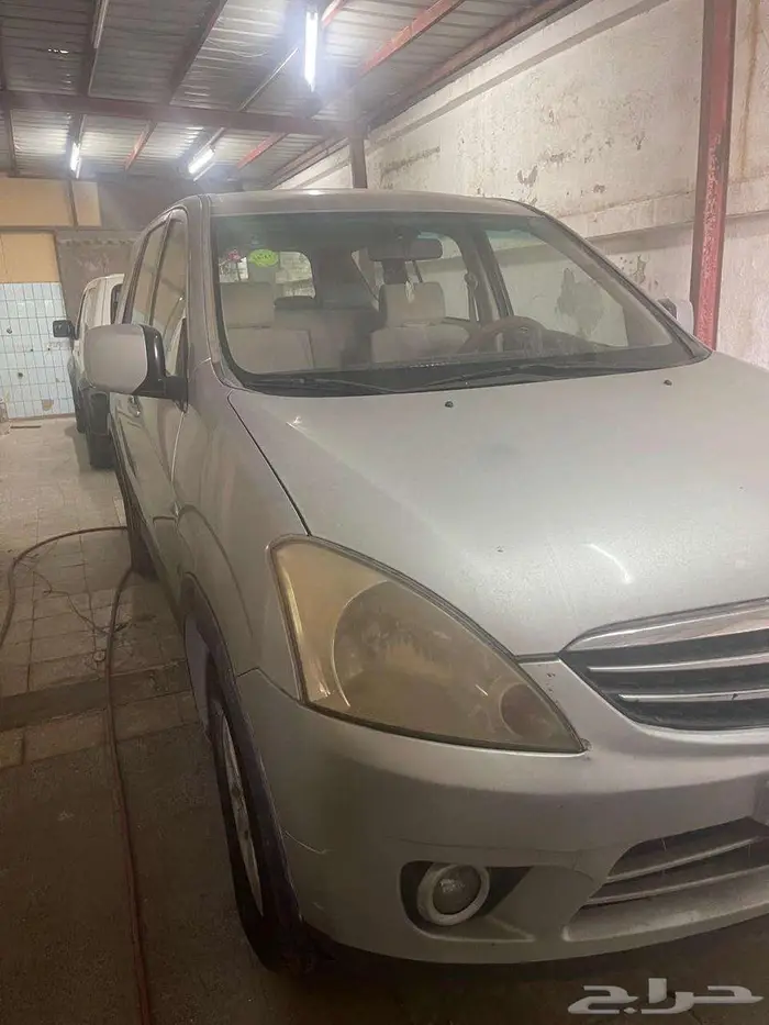 سيارة عائلية صينية من نوع سي ام سي 7 ركاب موديل 2013 1