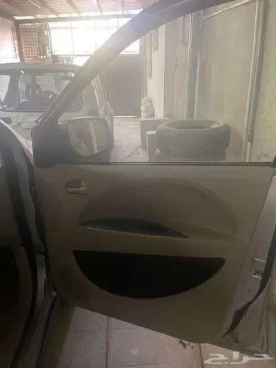 سيارة عائلية صينية من نوع سي ام سي 7 ركاب موديل 2013 index