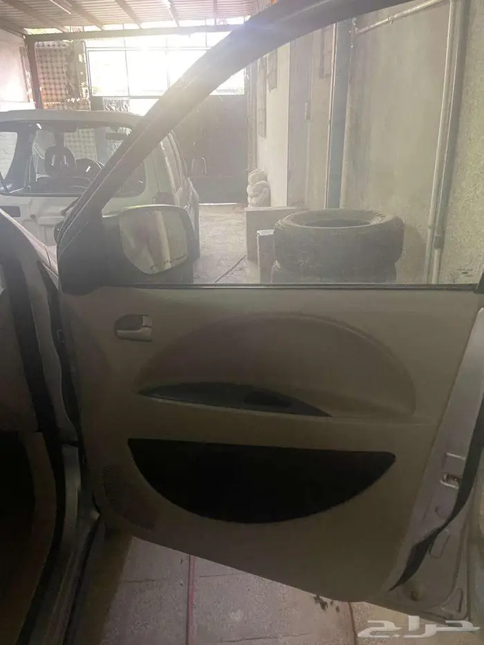 سيارة عائلية صينية من نوع سي ام سي 7 ركاب موديل 2013 7