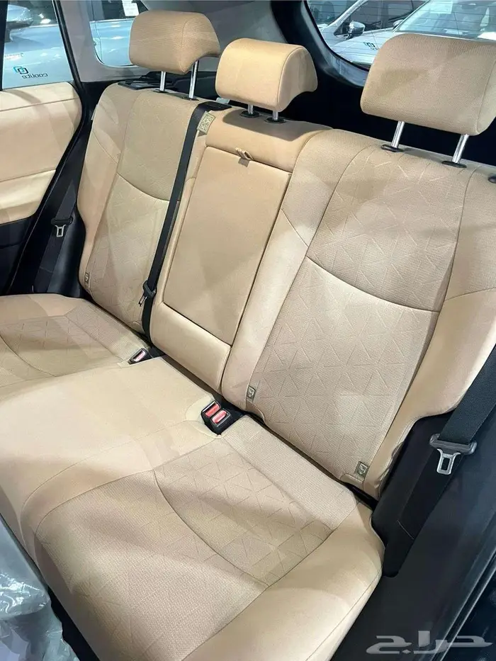 تويوتا راف فور 2024 فل كامل شبه جديد ( عبداللطيف جميل ) 8