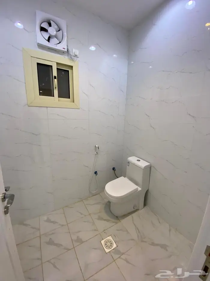 فرصةثمينةفلل دبلكسات دور وملحق مخطط الرياض ج للبيع بسعرمغري 9