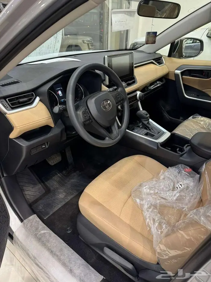 تويوتا راف فور م 2025 ستاندر دبل - سعودي 3