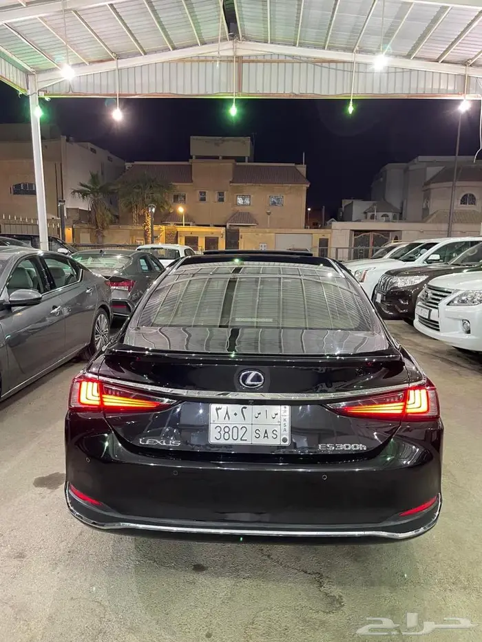 للبيع لكزس موديل 2021 2