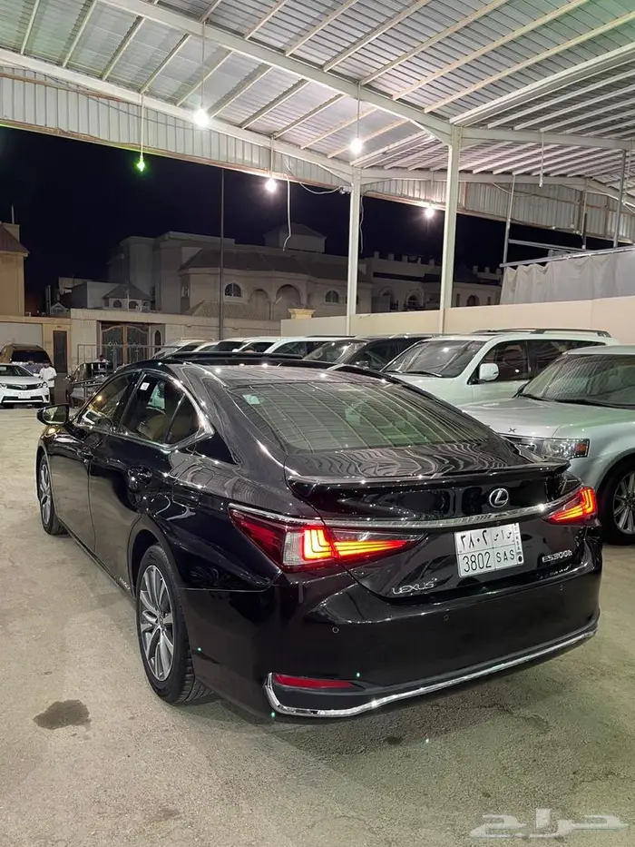 للبيع لكزس موديل 2021 3