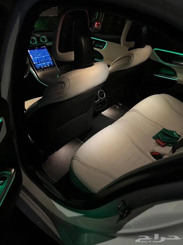 مرسيديس C 300 موديل 2023 9