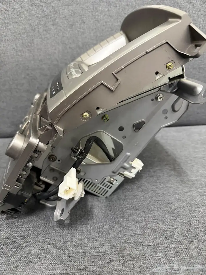 شاشة لاند ولكزز من موديل 2003 الى 2007 3