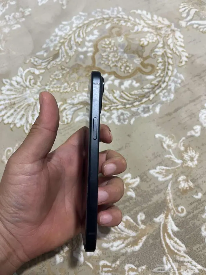 ايفون 15 العادي 2