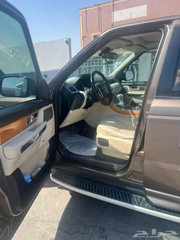 للبدل رنج روفر سبورت نظيف جدا ومصيون  2010 5