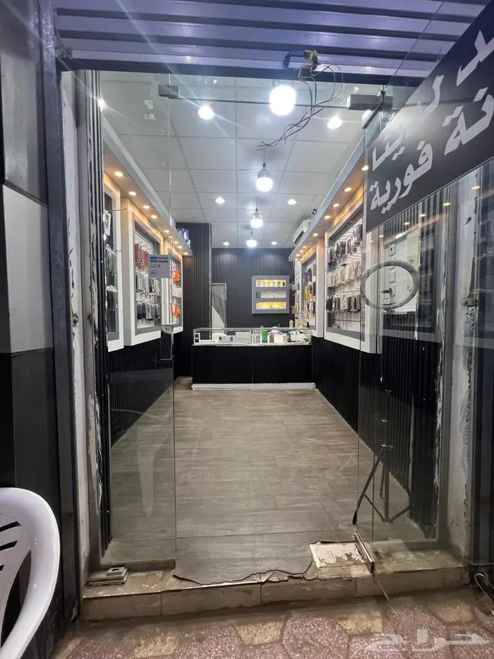 محل جوالات للتقبيل في 6 على 6 0