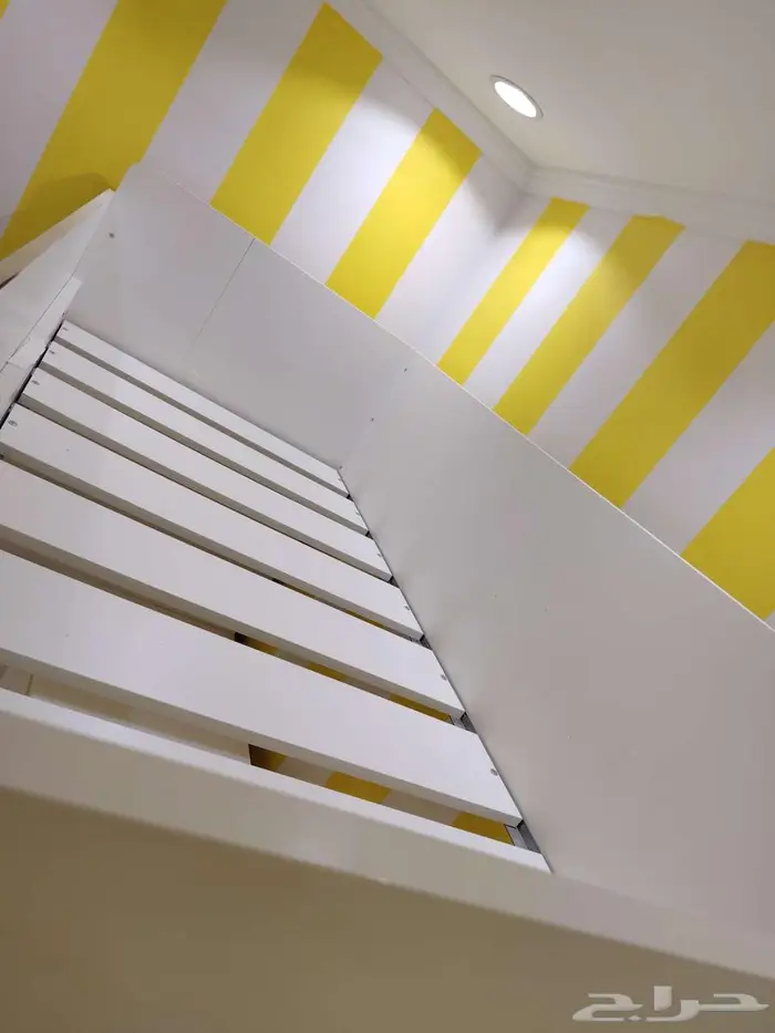 سرير نوم للأطفال مع مكتب من أيكيا 2