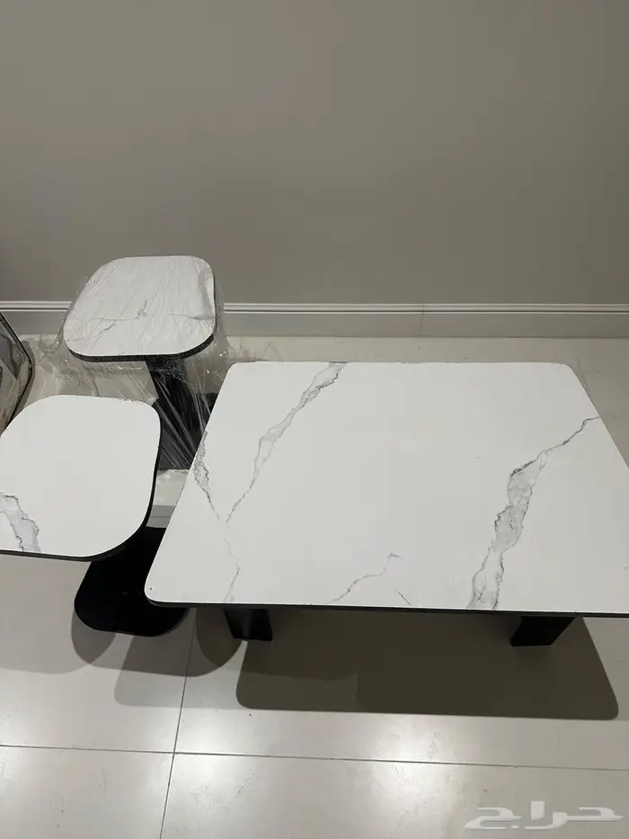 طاوله كبيره  2 طاوله خدمه جديده 0