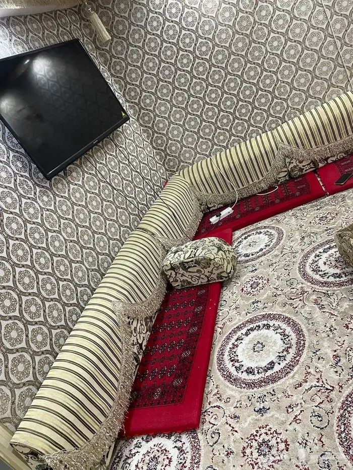للبيع مساند ارضية 1