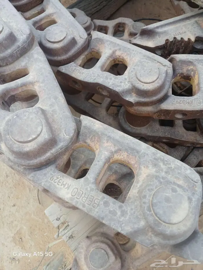 جنزير بلدوزر 155 للبيع بيركو اصلي نظيف اخو الجديد 0