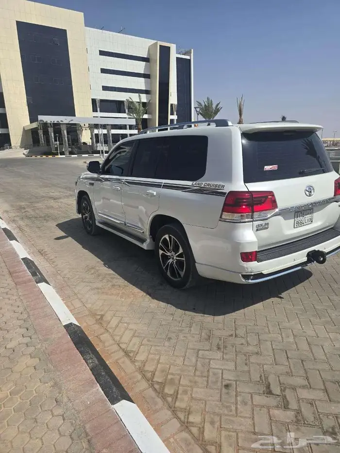 لاندكروزر ديزل 2020 3