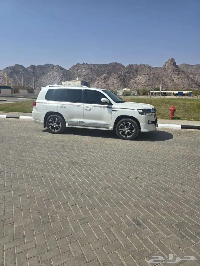 لاندكروزر ديزل 2020 4