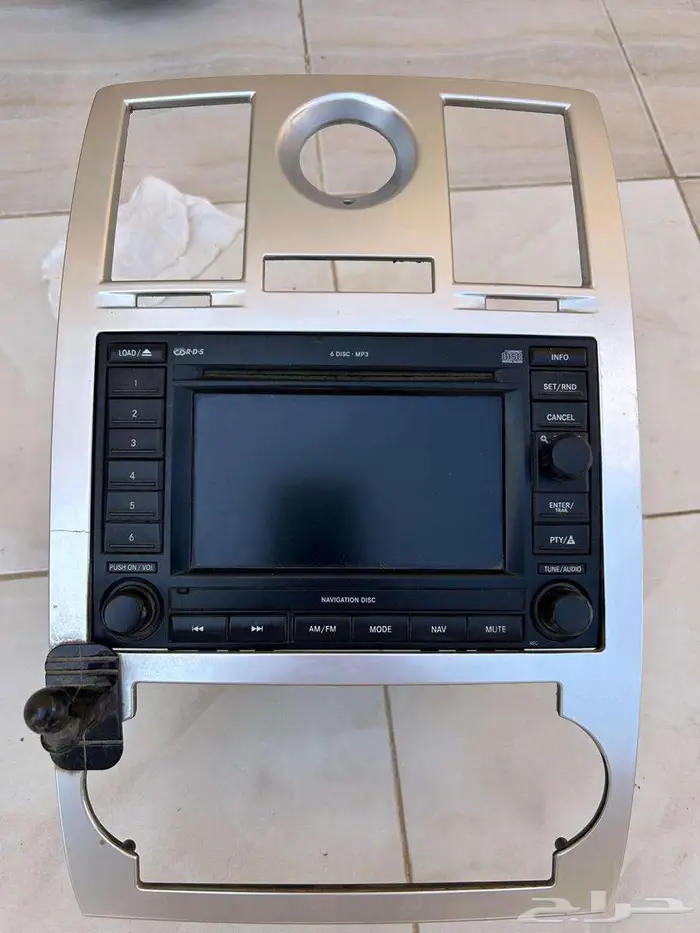 شاشة كرايزلر 2006 أصلية مع ديكورها 0