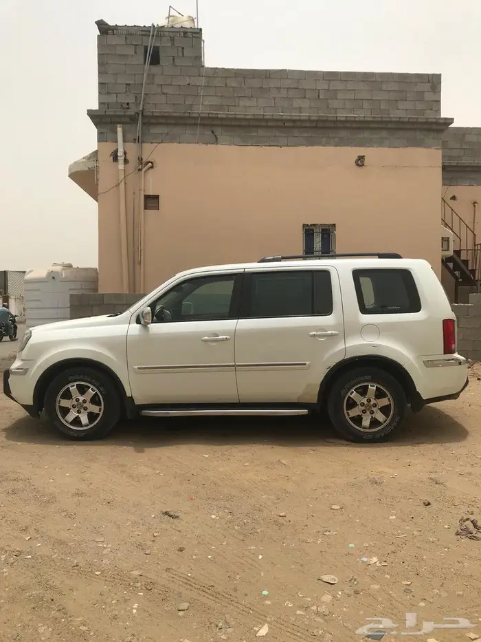 هوندا بايلوت 2013 للبيع او للبدل بسيارة صغيرة نظيفة 3