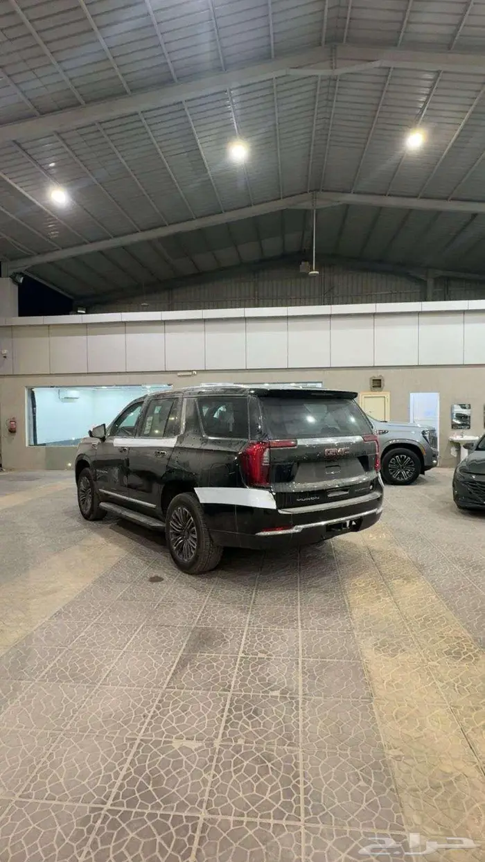 جمس يوكون 2025 اسود بدون دبل ثلاجه خليجي YUKON 5
