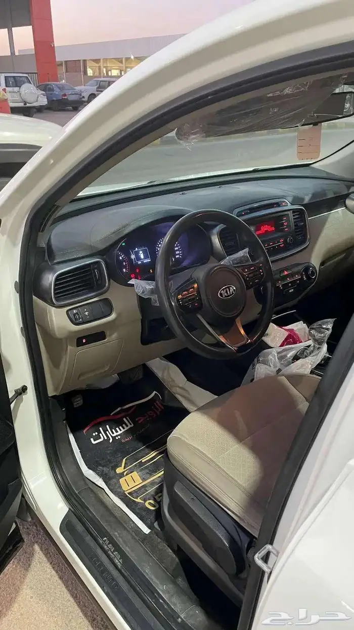 كيا سيرانتو 2015 عداد 338 دبل 7 مقاعد بنزين 7