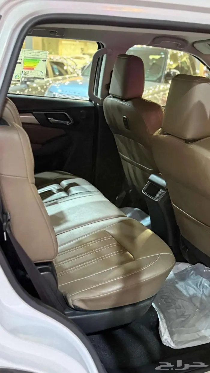 ايسوزو MUX Full 2024 لون أبيض 4